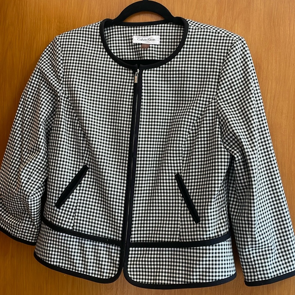 Calvin Klein Women’s zip suit jacket Size 10